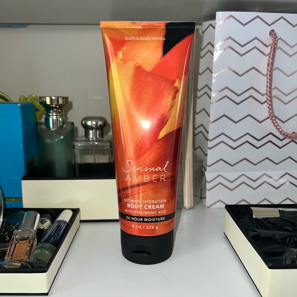 Bath & Body Works Bundle!! - Picture 10 of 14